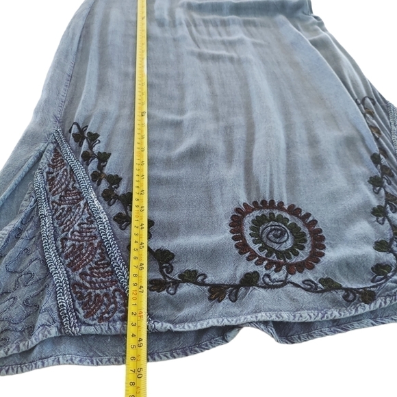 Chambray Denim Maxi Jumper Dress Womens Medium Embroidered Side Slits Tie Back - Picture 9 of 12
